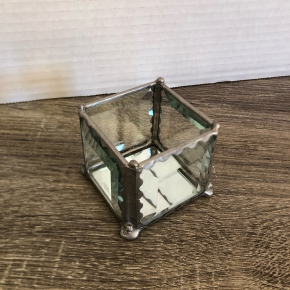 Vtg Beveled Glass Box with Mirrored Bottom - Picture 7 of 9